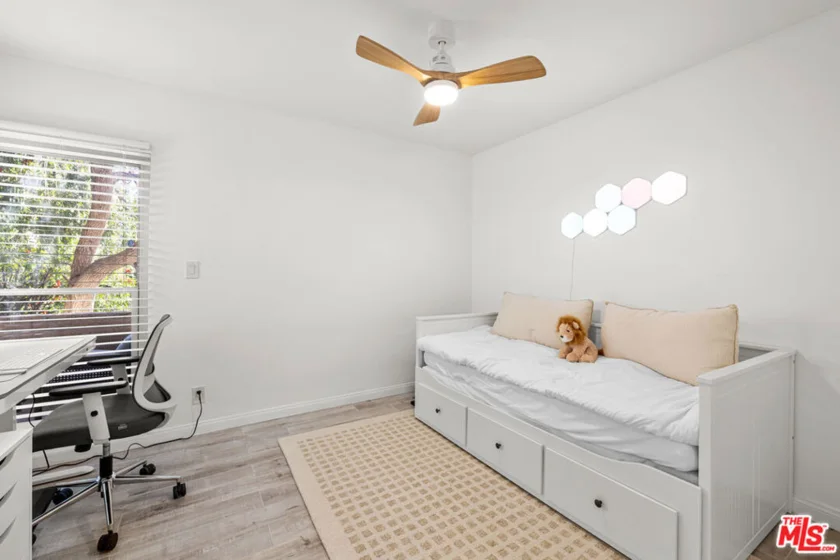 5651 Windsor Way #101 photo 16
