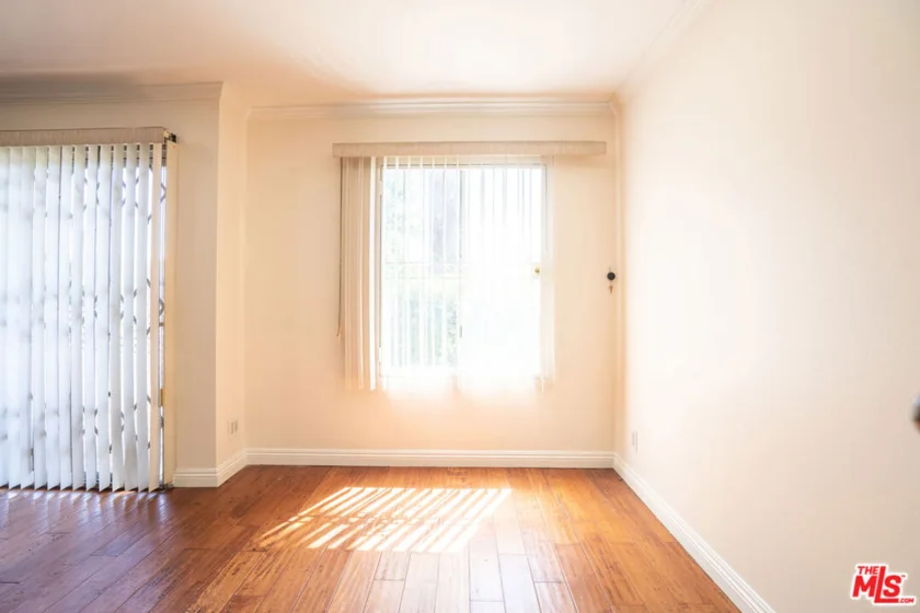 433 S Manhattan Place #108 photo 9