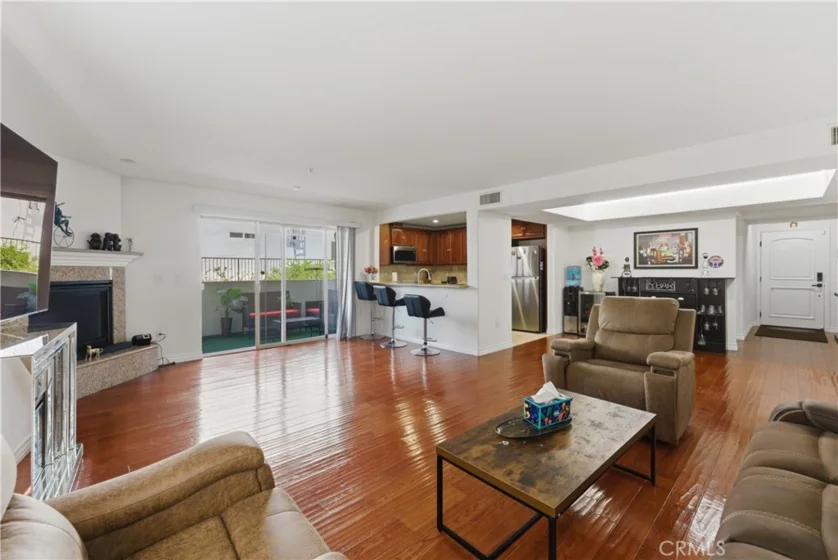 4733 Elmwood Avenue #203 photo 44
