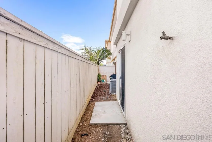 1329 Holly Avenue photo 30