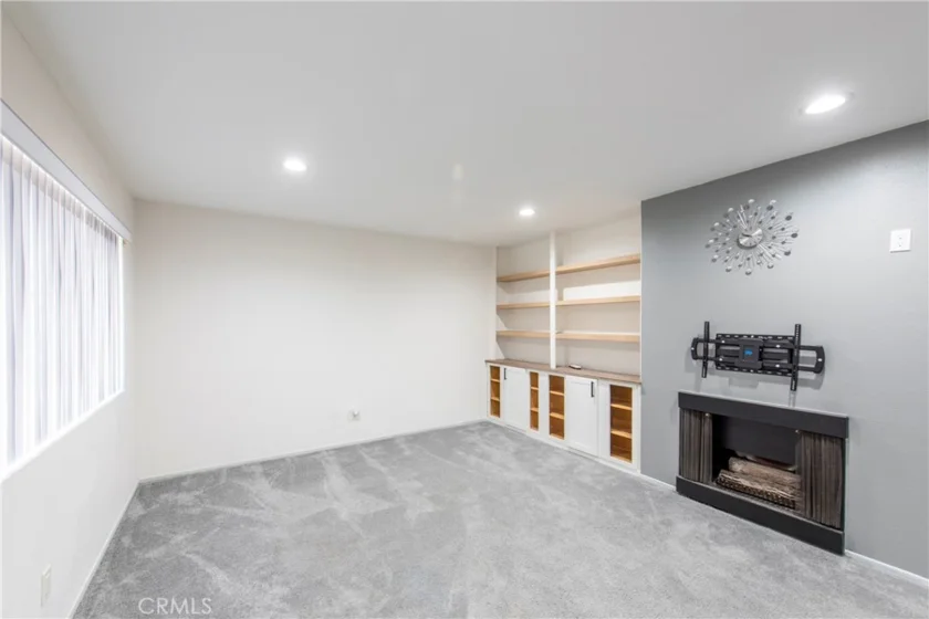 497 S El Molino Avenue #205 photo 4
