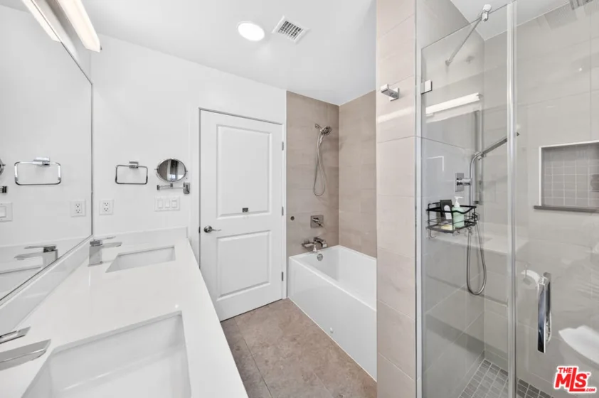 820 S Wilton Place #201 photo 7