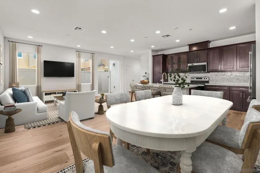 505 Pinedale photo 3