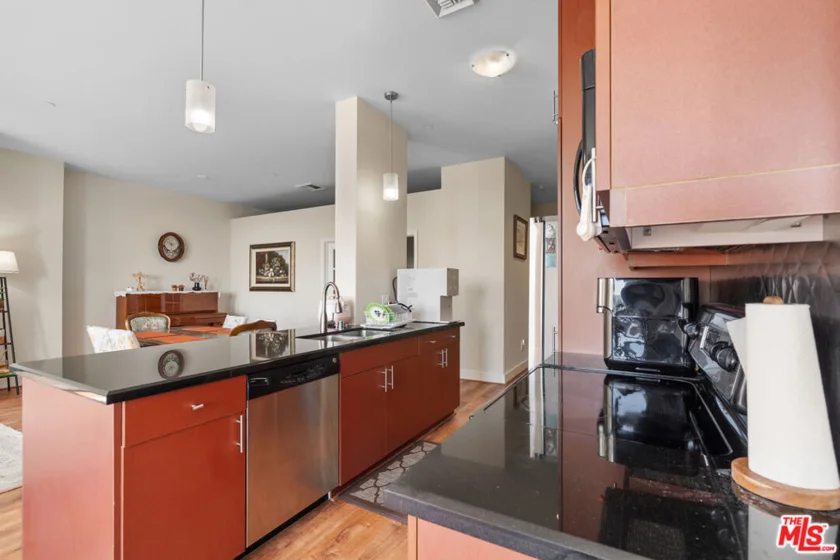 3810 Wilshire Boulevard #712 photo 9