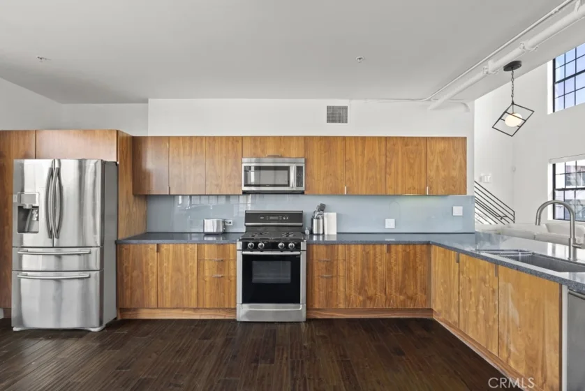 746 S Los Angeles Street #1201 photo 34