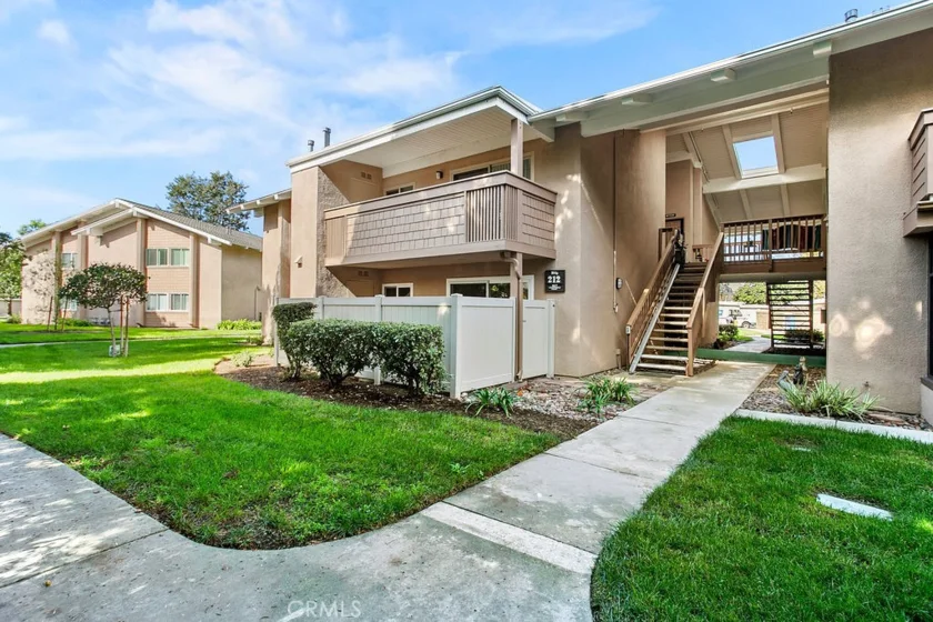 8877 Lauderdale Court #212B photo 1