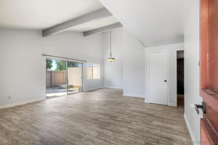 440 Parkside Drive photo 2