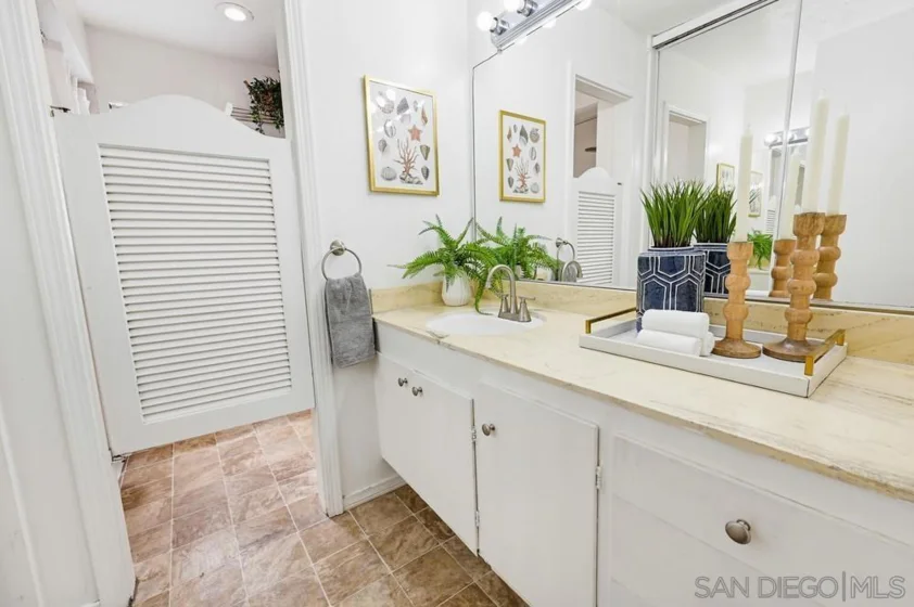 4477 Mentone Street Unit 105 photo 15