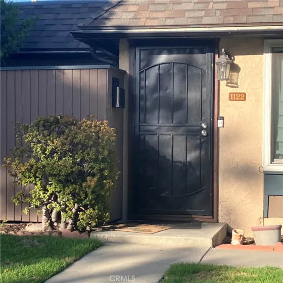 1122 S Dover photo 15