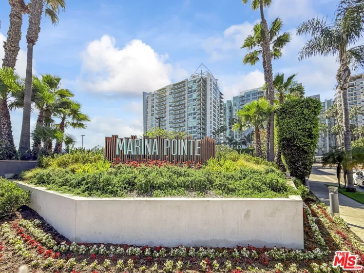 13600 Marina Pointe Drive #1904 photo 30