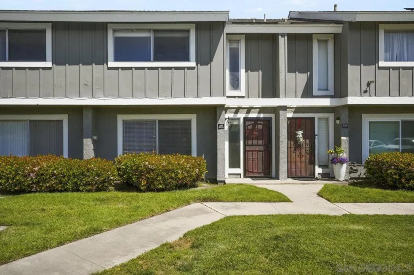 231 Blossom Way photo 1