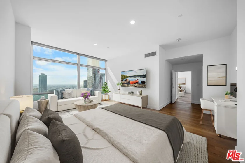 900 W Olympic Boulevard #32I photo 41