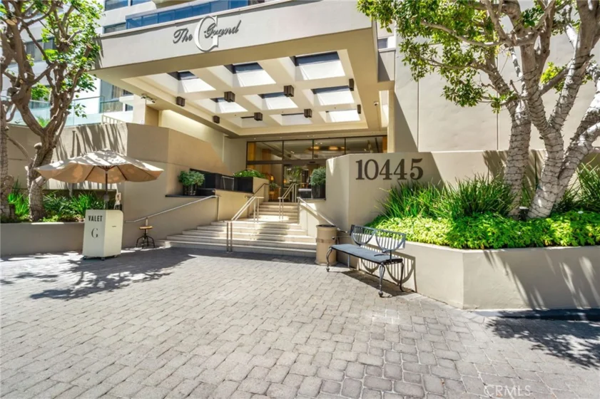 10445 Wilshire #1606 photo 1