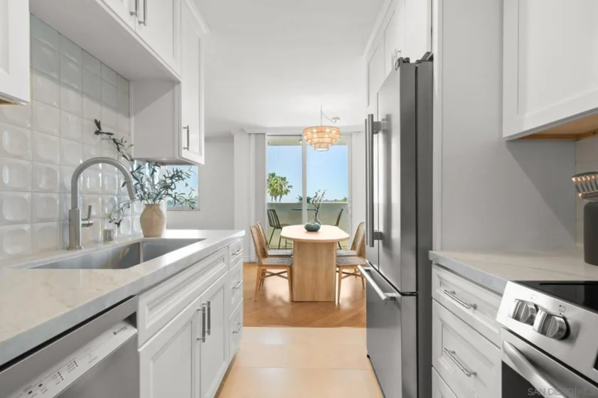 1907 Robinson Avenue #304 photo 5