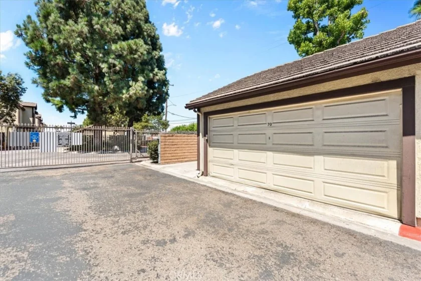 12437 Bay Hill Court photo 29