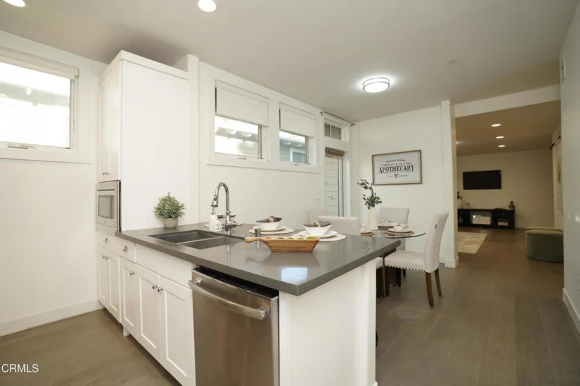 385 S Marengo Avenue #205 photo 8