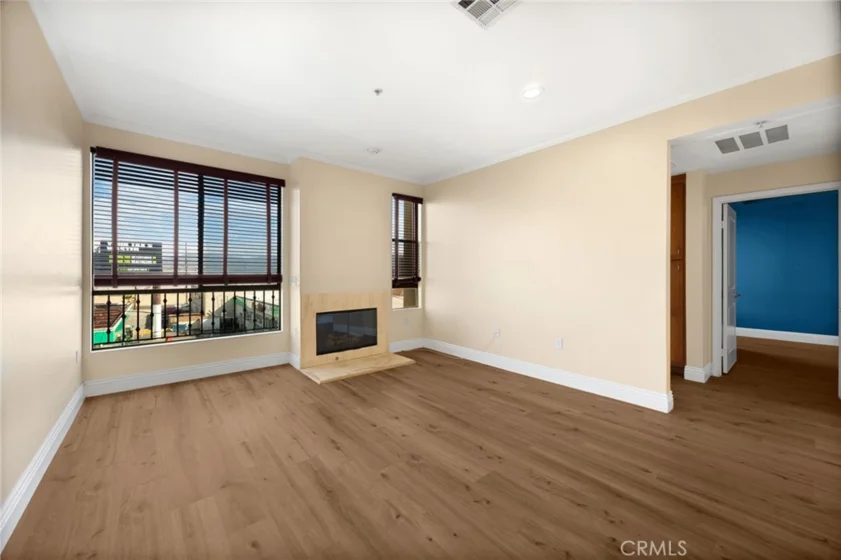 6938 Laurel Canyon #303 photo 3