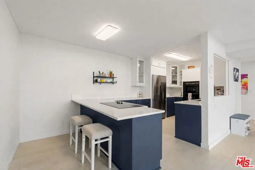 2385 Roscomare Road #F10 photo 34