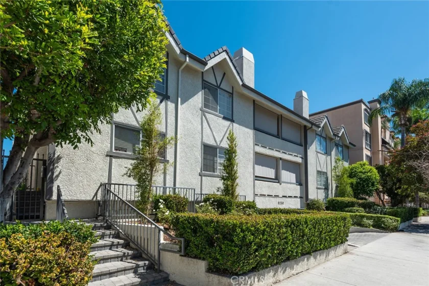 5230 Zelzah Avenue #5 photo 1