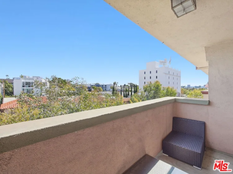 1121 N Olive Drive #302 photo 3