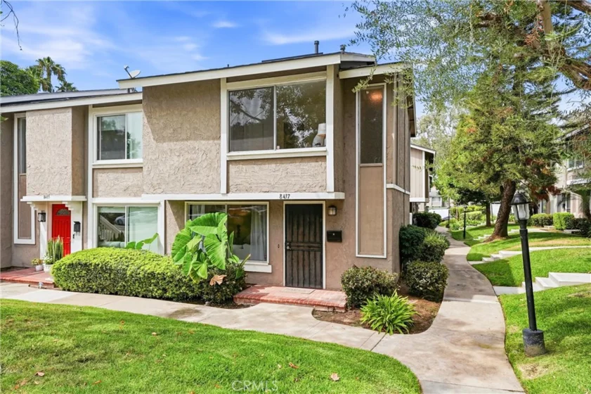 8437 El Arroyo photo 19