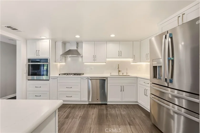 4542 Willis Avenue #302 photo 5