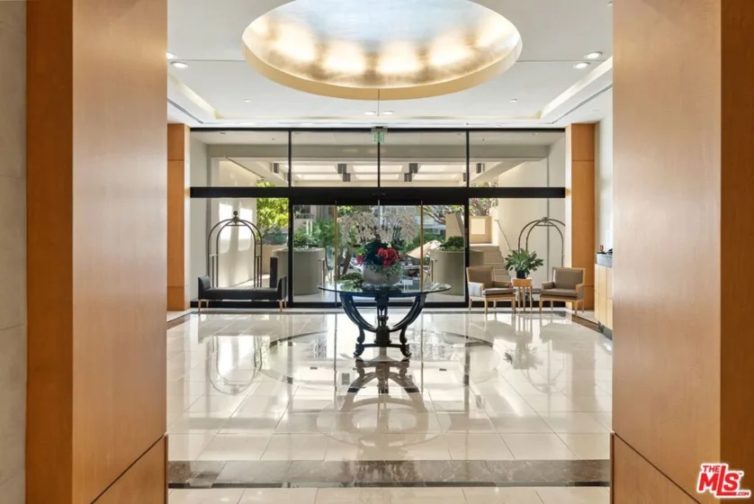10445 Wilshire Boulevard #406 photo 4
