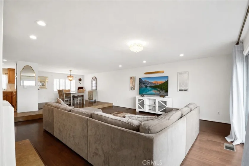 1158 W 11th Street #J photo 15