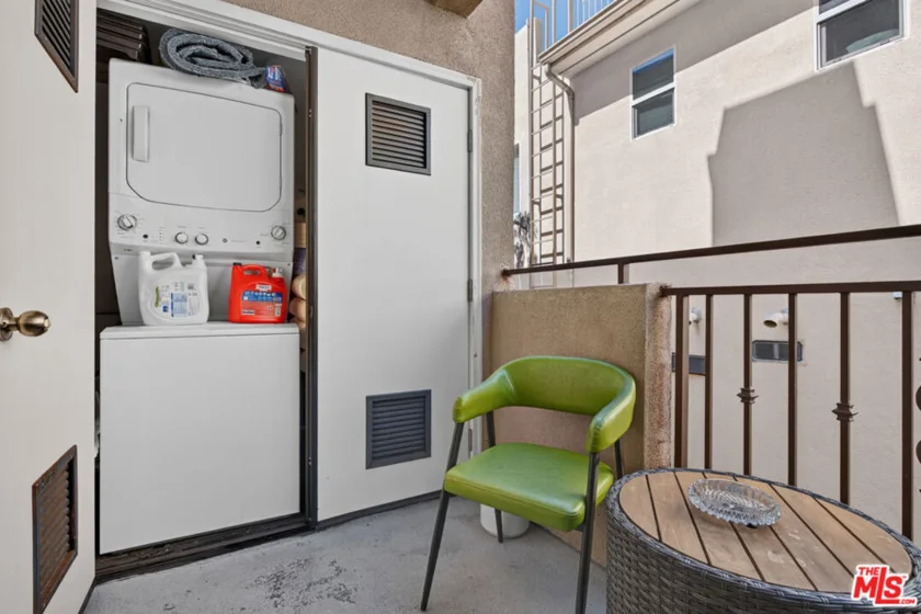 14618 Gilmore Street #4 photo 8
