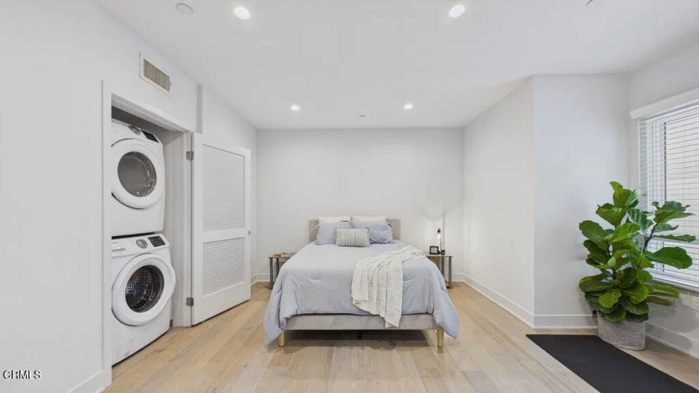 137 S Wilson Avenue #106 photo 12