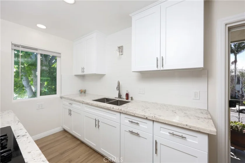 1405 E 1st #10 photo 10