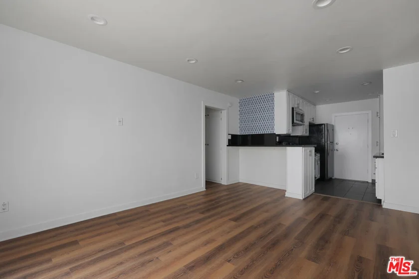 960 Larrabee Street #218 photo 3