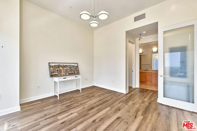 3223 W 6th Street #1005 photo 12