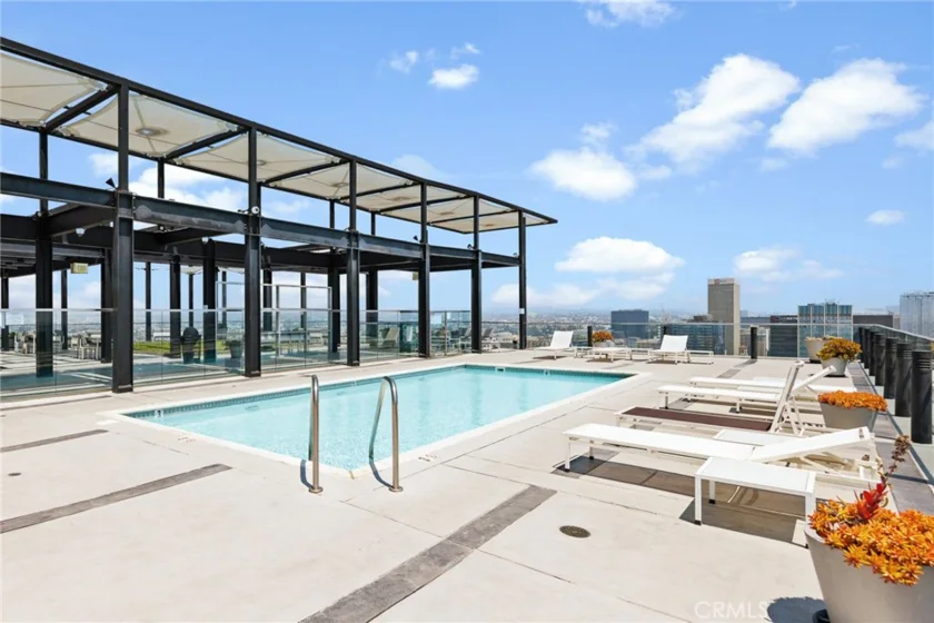 3810 Wilshire Boulevard #1811 photo 17
