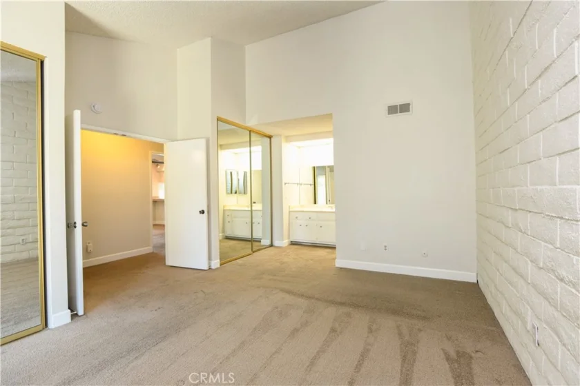 5468 Apricot Lane photo 13