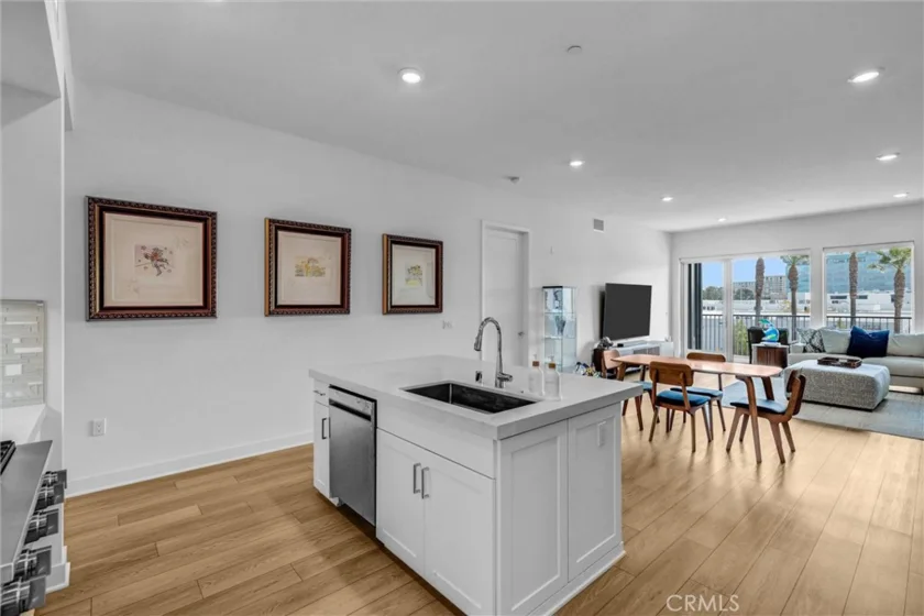 2307 Rivington photo 13