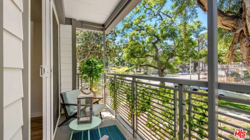 424 N Palm Drive #101 photo 27
