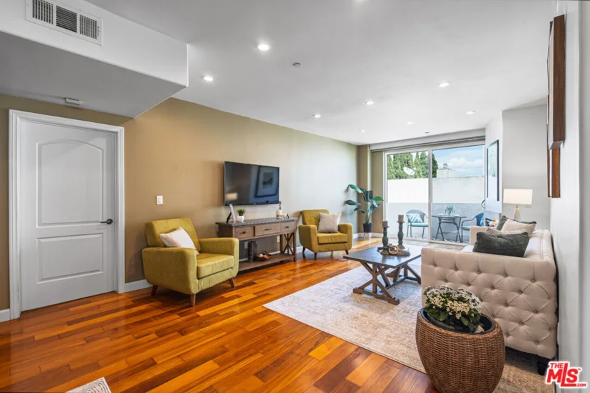 1540 Amherst Avenue #PH2 photo 2