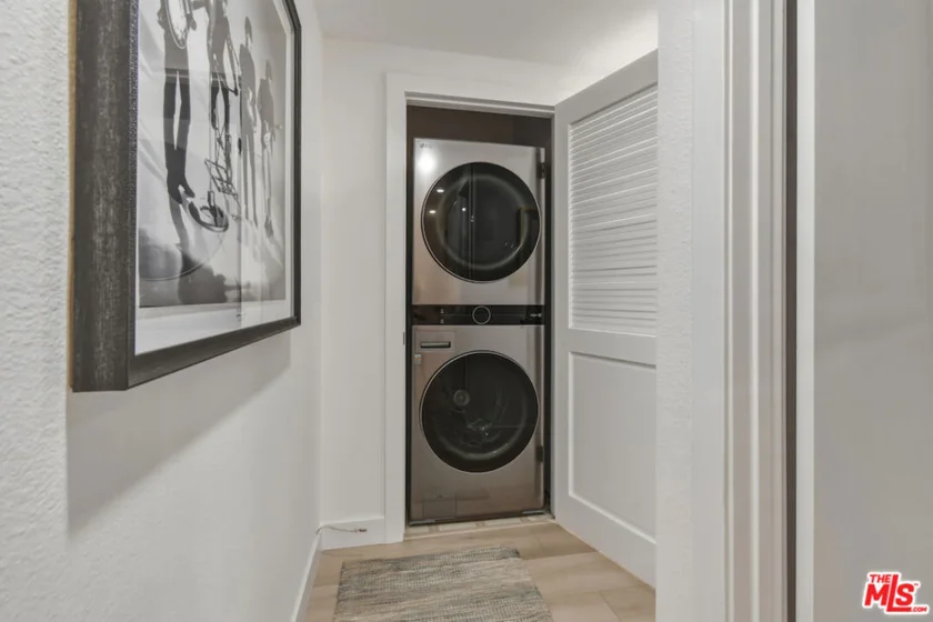 4707 Willis Avenue #206 photo 32