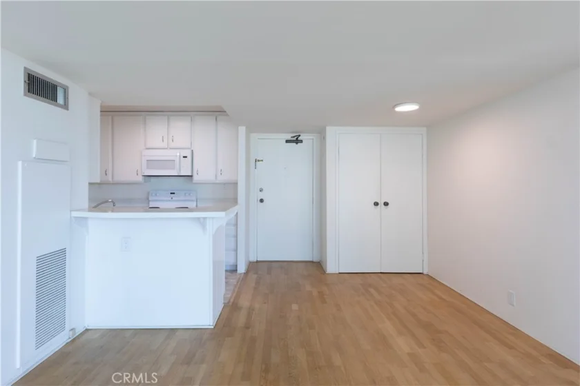 1750 E Ocean #501 photo 7