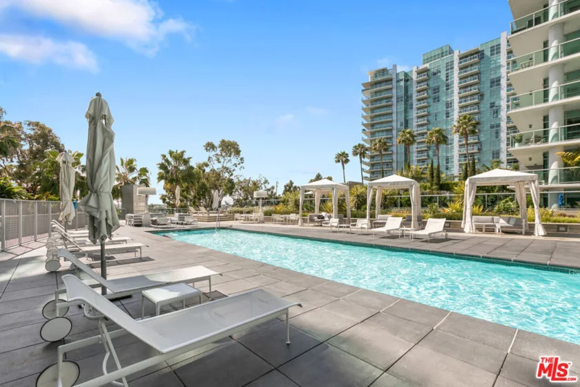 13600 Marina Pointe Drive #907 photo 21