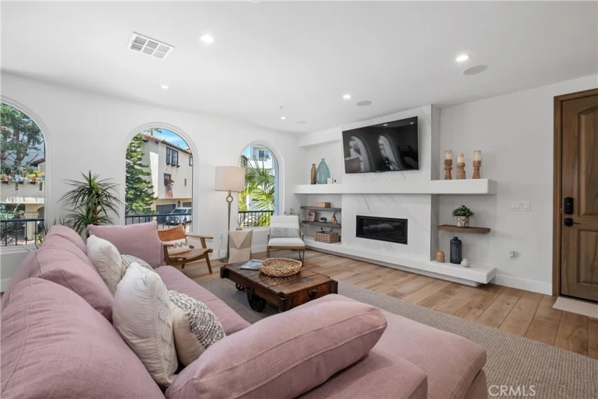 407 Avenida Santa Barbara #A photo 4