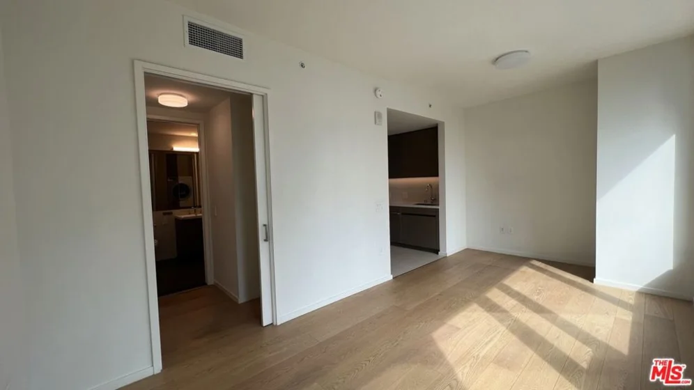 889 Francisco Street #807 photo 24