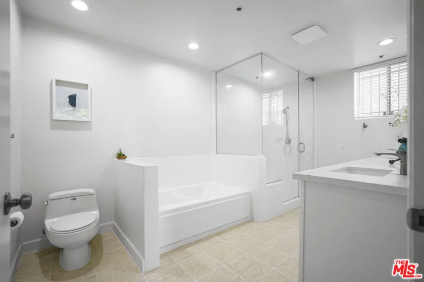 333 Westminster Avenue #104 photo 30