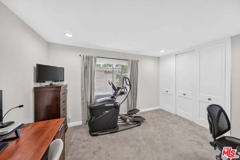 15173 Magnolia Boulevard #F photo 3