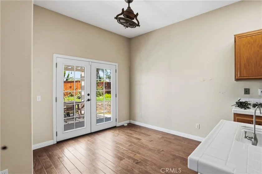 44607 Crestwood Circle photo 14