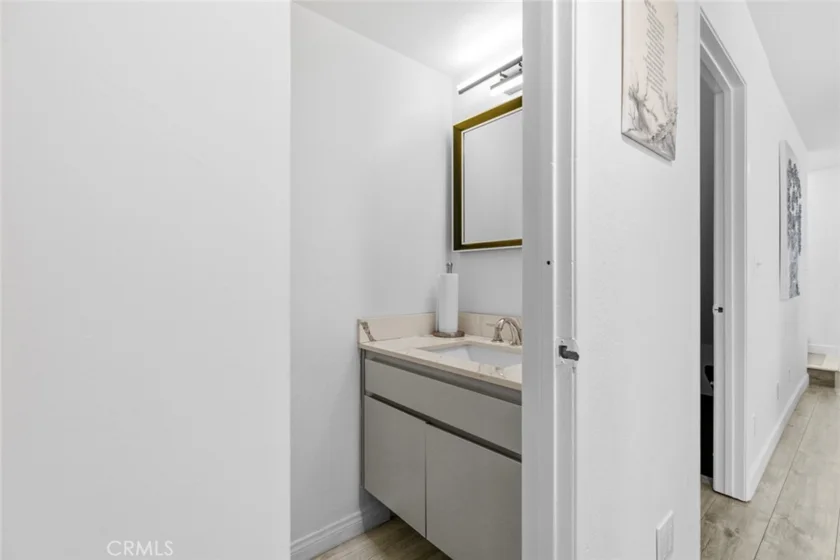 8801 Cedros Avenue #7 photo 15