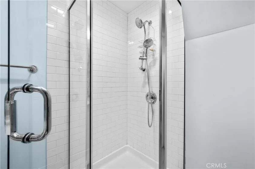 1022 S Marengo #5 photo 22