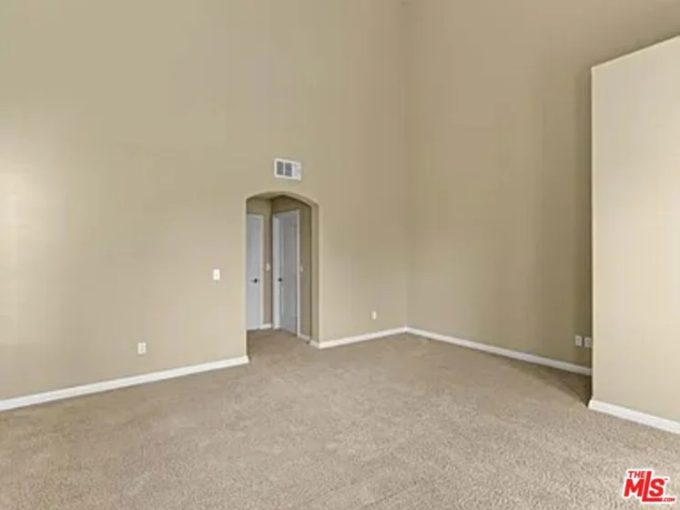 1810 S Barrington Avenue #5 photo 7