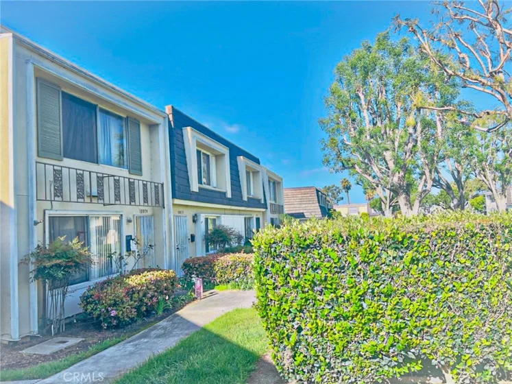 10079 Sparrow Avenue photo 1